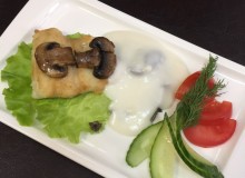 Судак с сливочно грибным соусом